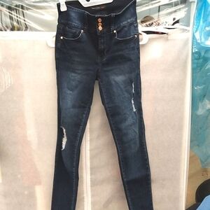 YMI Designed in Los Angeles WannaBettaButt 3-Button Mid-Rise Denim Skinny Jeans